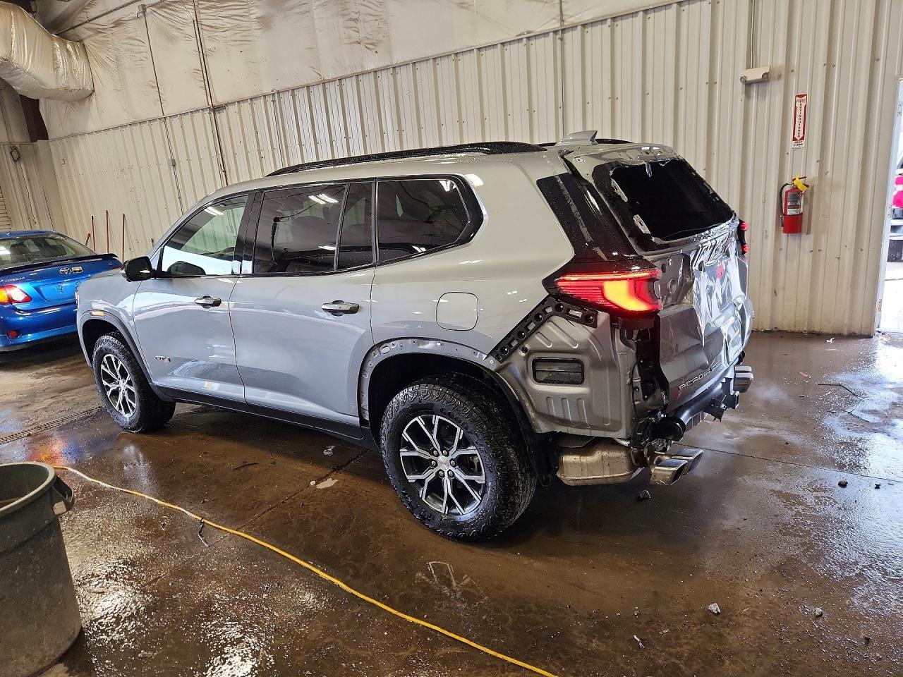 2025 GMC Acadia At4 - Фото 2