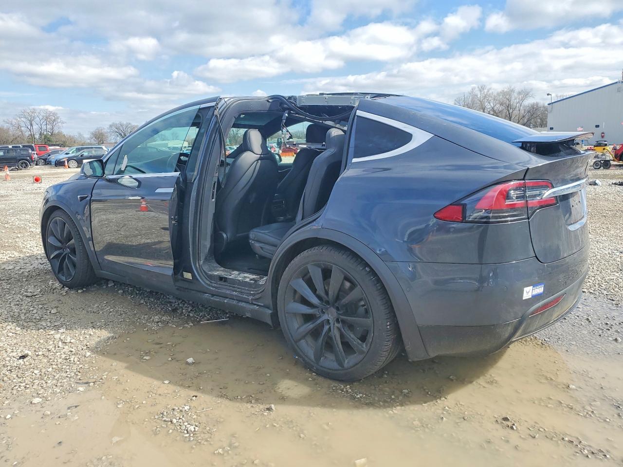 2020 Tesla Model X - Image 2