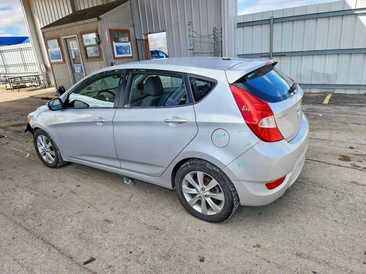 2014 Hyundai Accent Se - Image 2