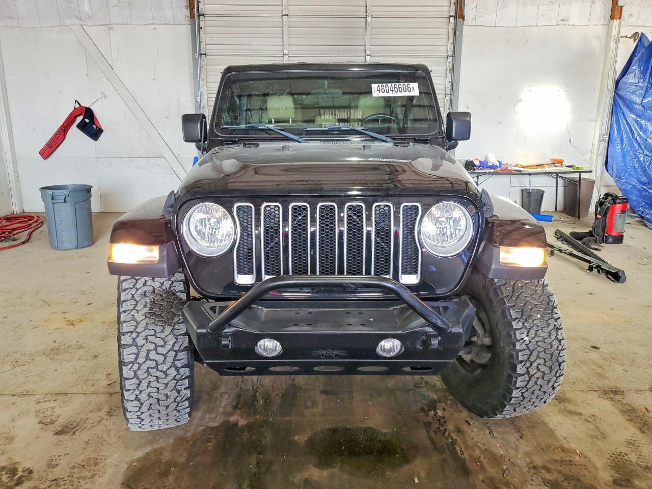 2018 Jeep Wrangler Unlimited Sahara - Image 5