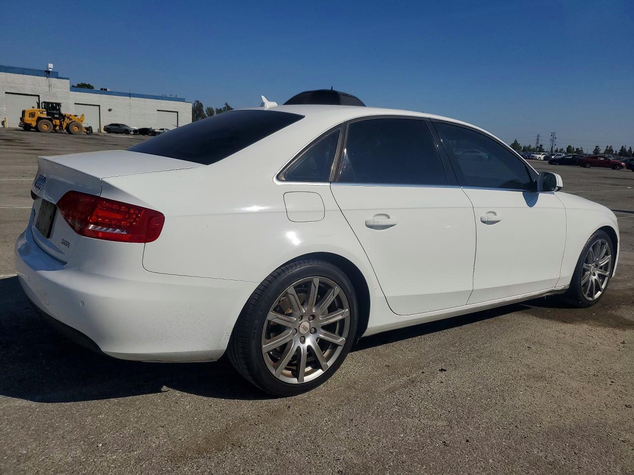 2011 Audi A4 Premium Plus - Фото 3