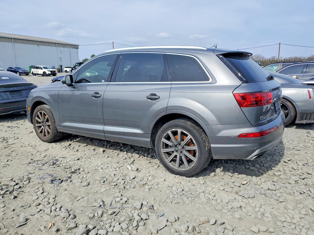 2017 Audi Q7 Premium Plus - Image 2