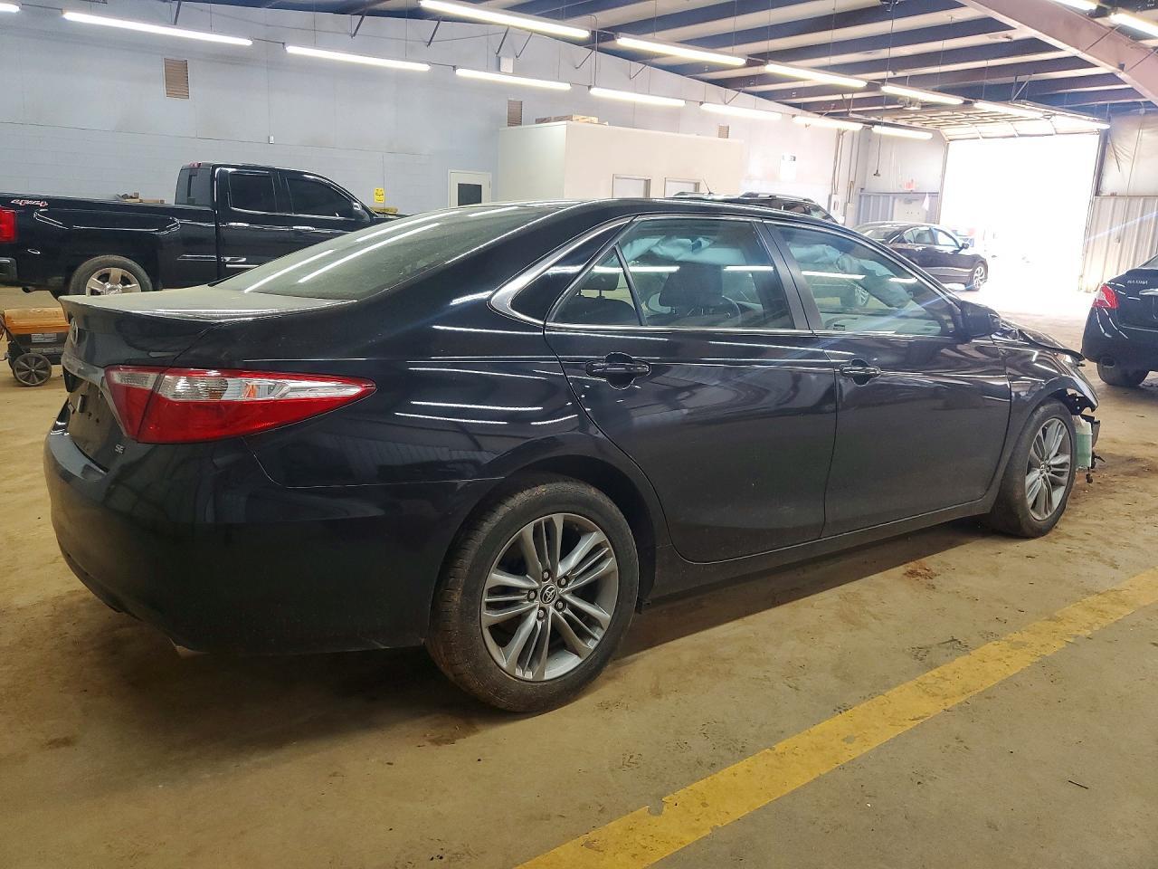 2015 Toyota Camry Se - Фото 3