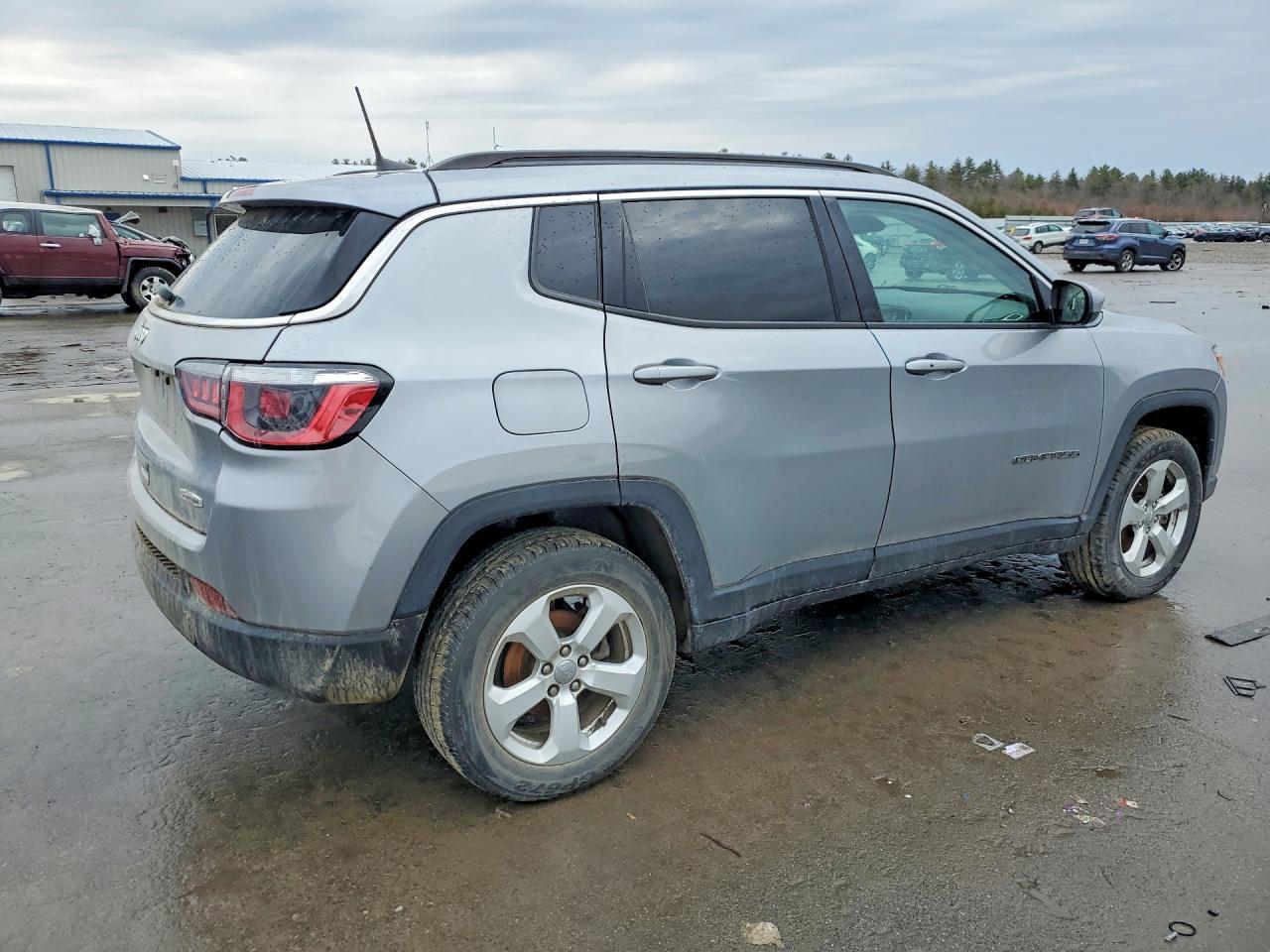 2018 Jeep Compass - Image 3