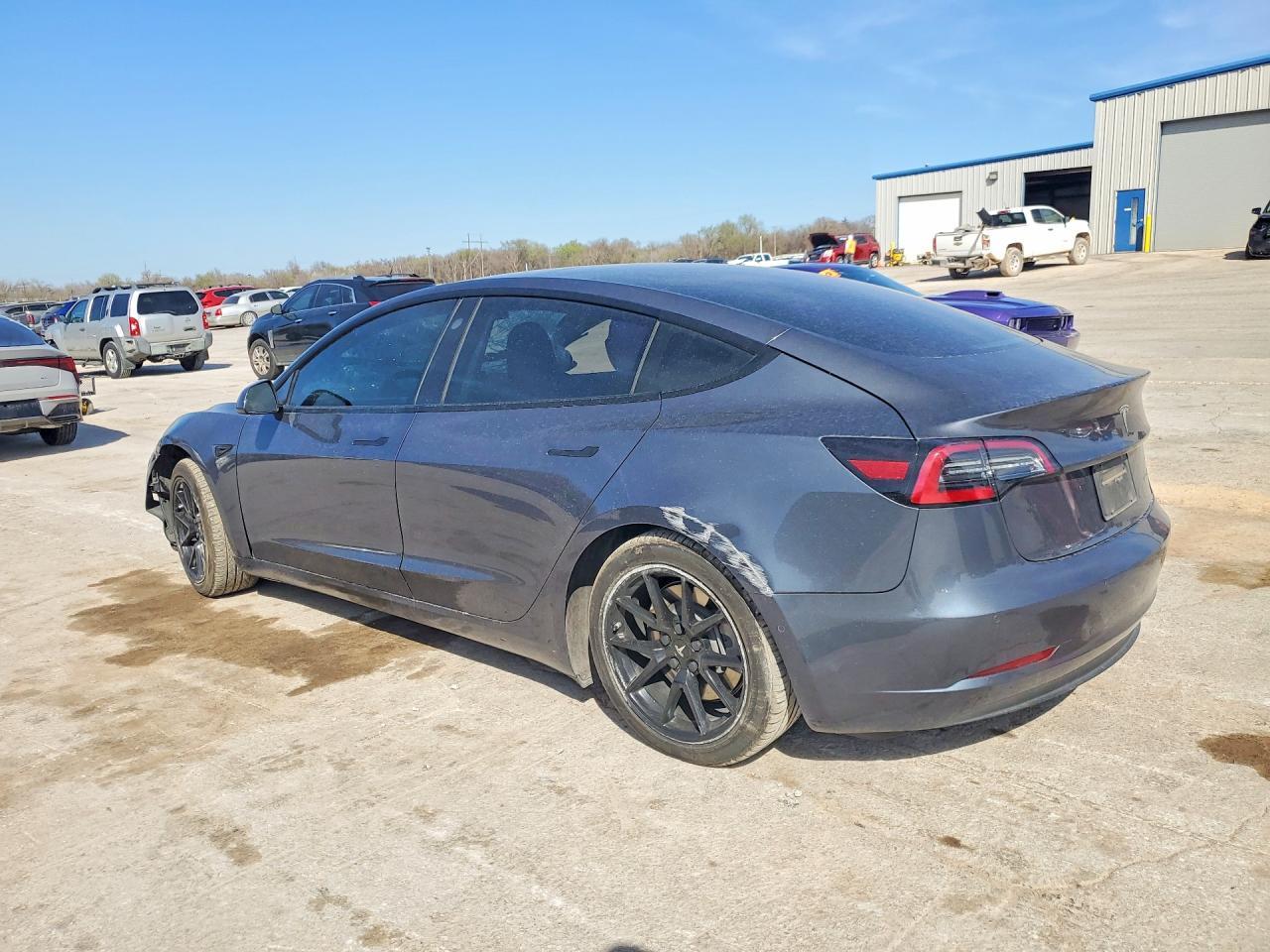 2021 Tesla Model 3 - Фото 2