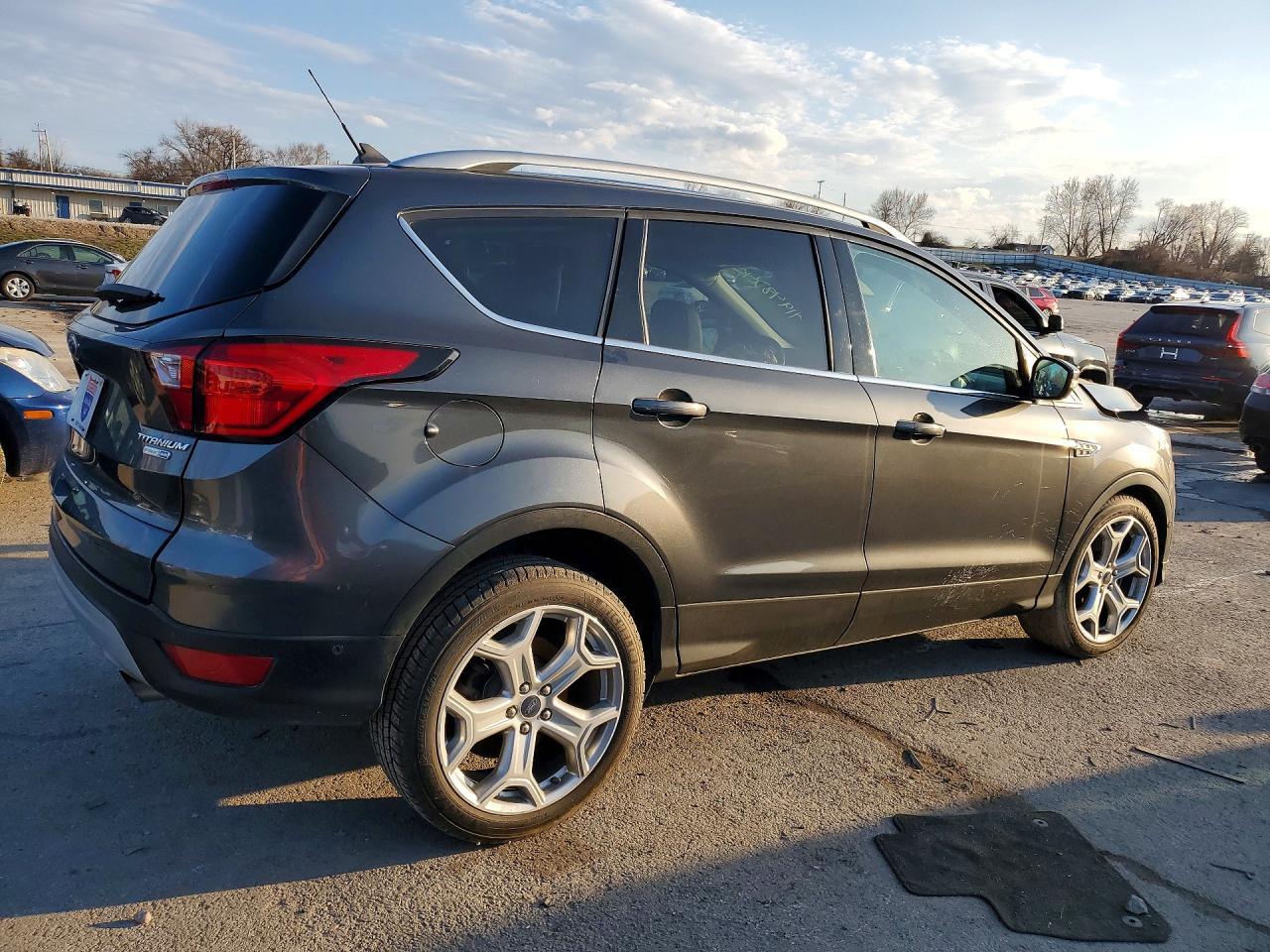 2019 Ford Escape Titanium - Фото 3