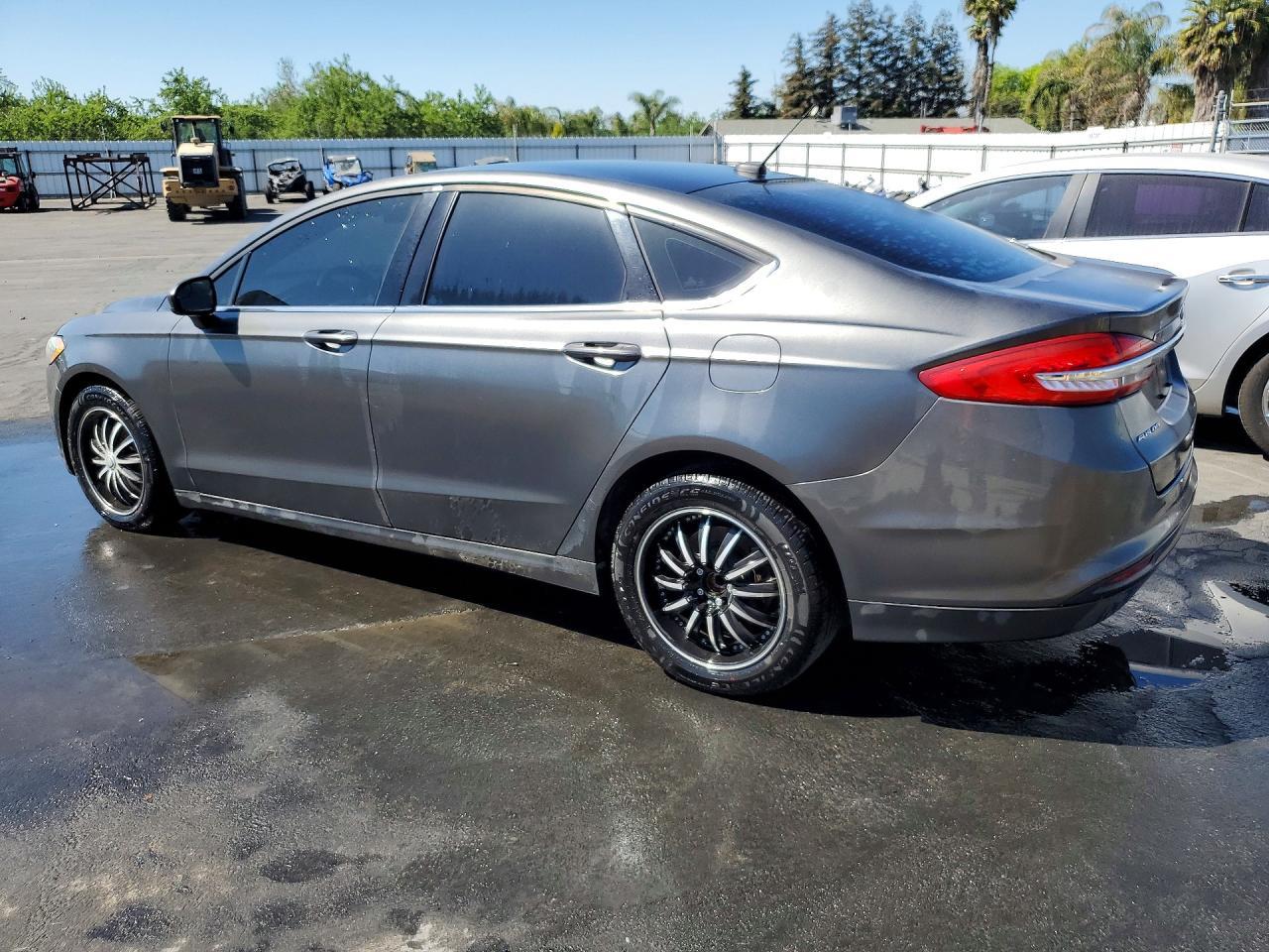 2017 Ford Fusion Se - Фото 2