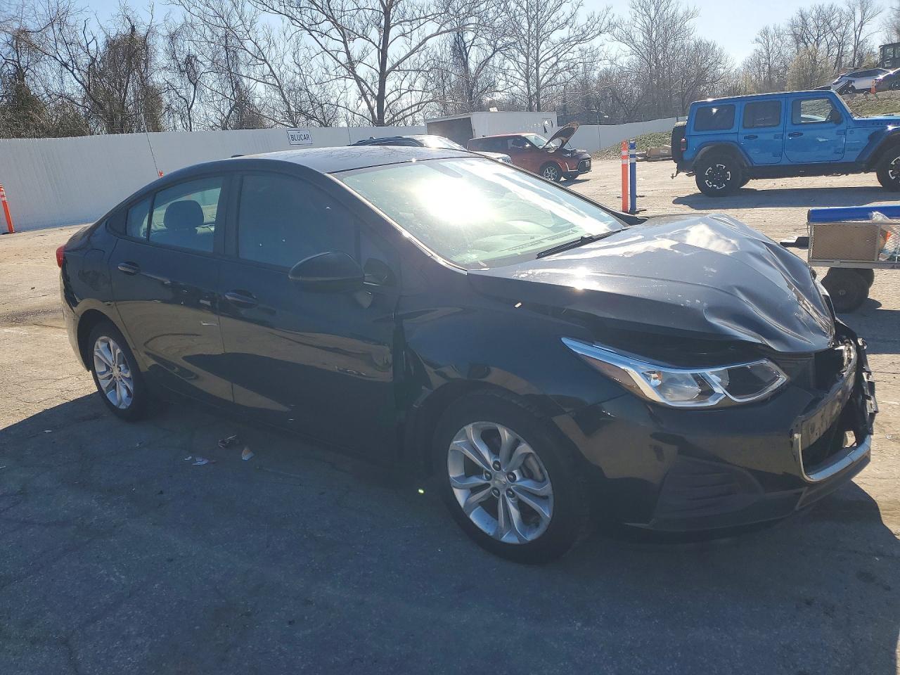 2019 Chevrolet Cruze Ls - Фото 4