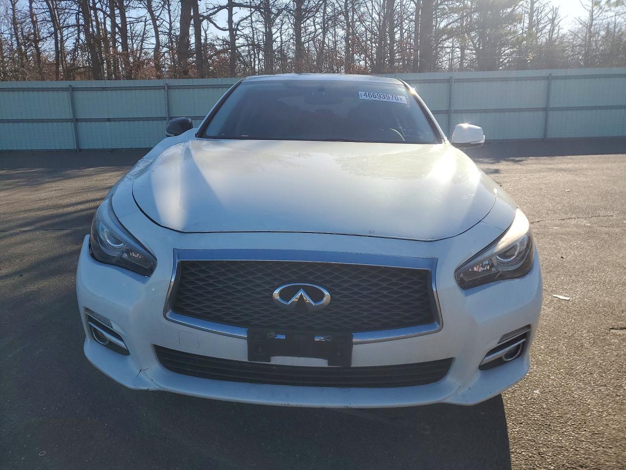 2015 Infiniti Q50 Premium - Image 5