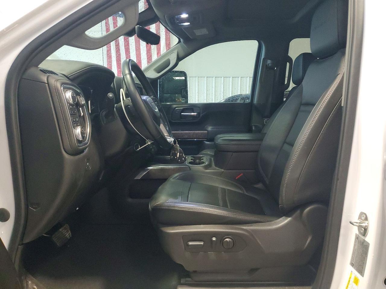 2023 GMC Sierra - Image 7