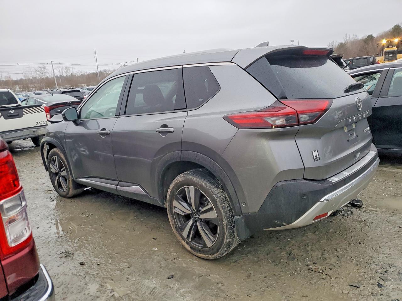 2023 Nissan Rogue Platinum - Фото 2