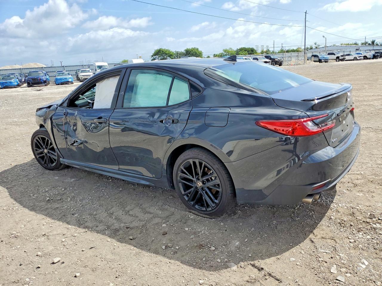 2025 Toyota Camry Se - Image 2