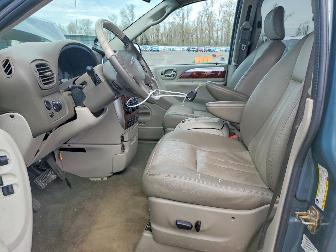 2007 Chrysler Town & Country Touring - Фото 7