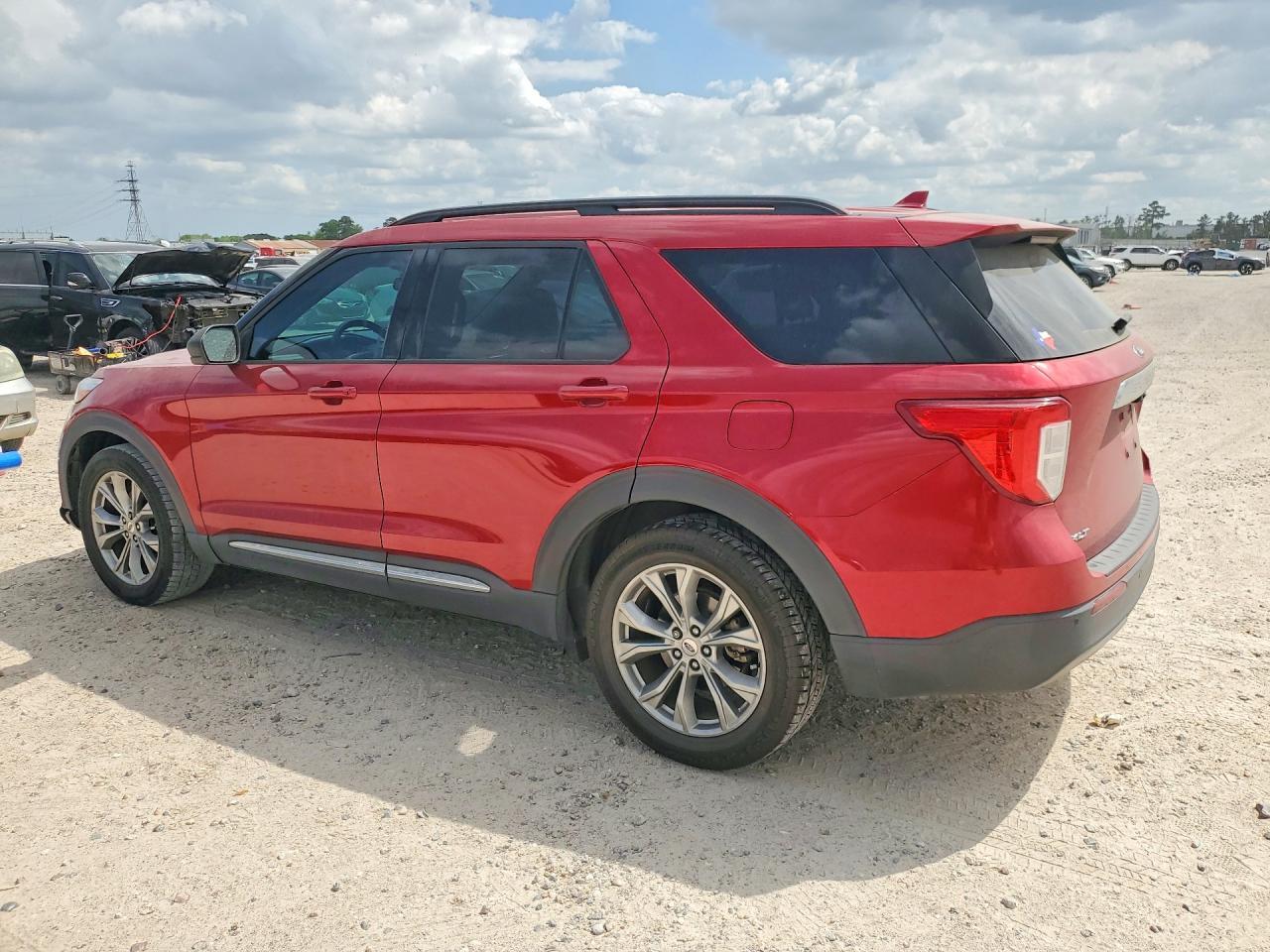 2020 Ford Explorer Xlt - Фото 2