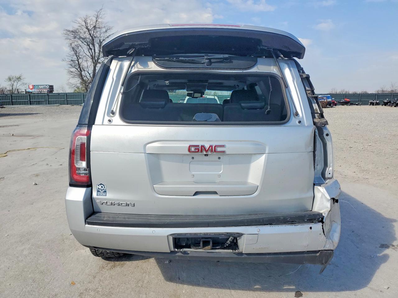 2019 GMC Yukon - Image 6