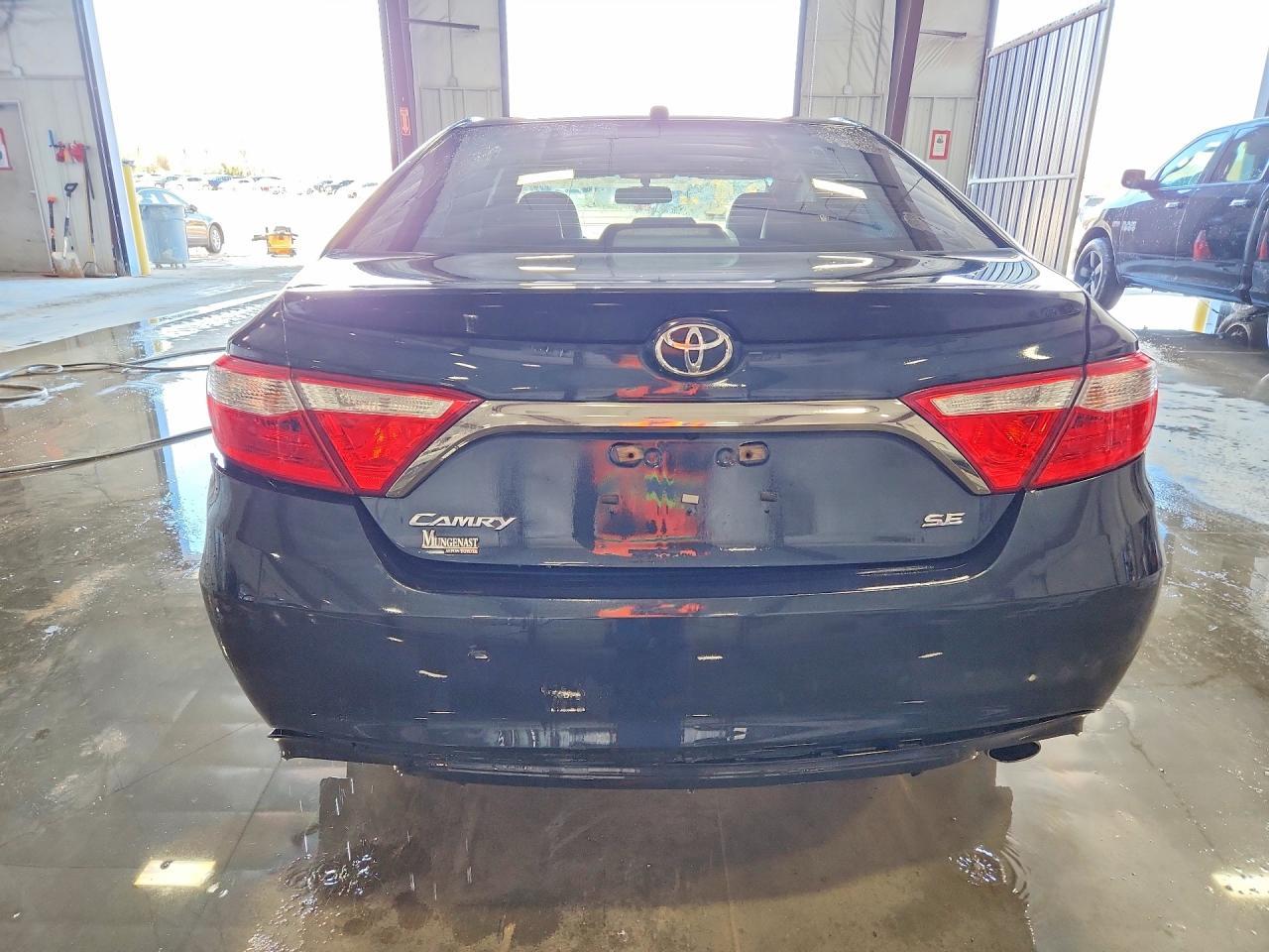 2017 Toyota Camry - Фото 6
