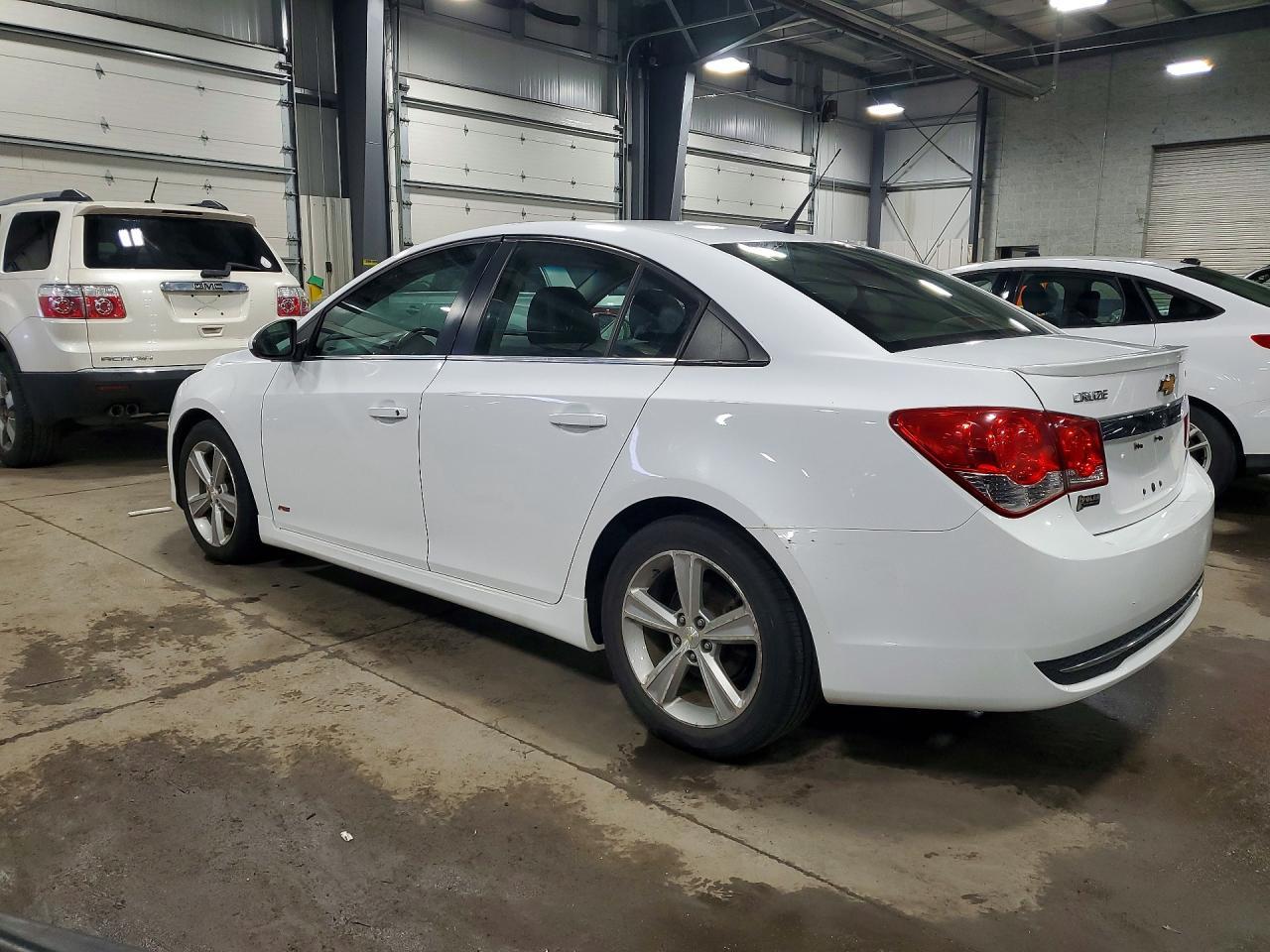 2013 Chevrolet Cruze Lt - Image 2