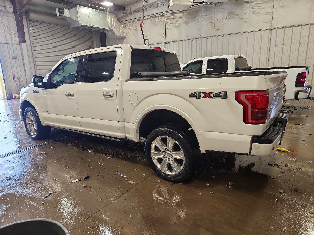 2015 Ford F150 Supercrew - Фото 2