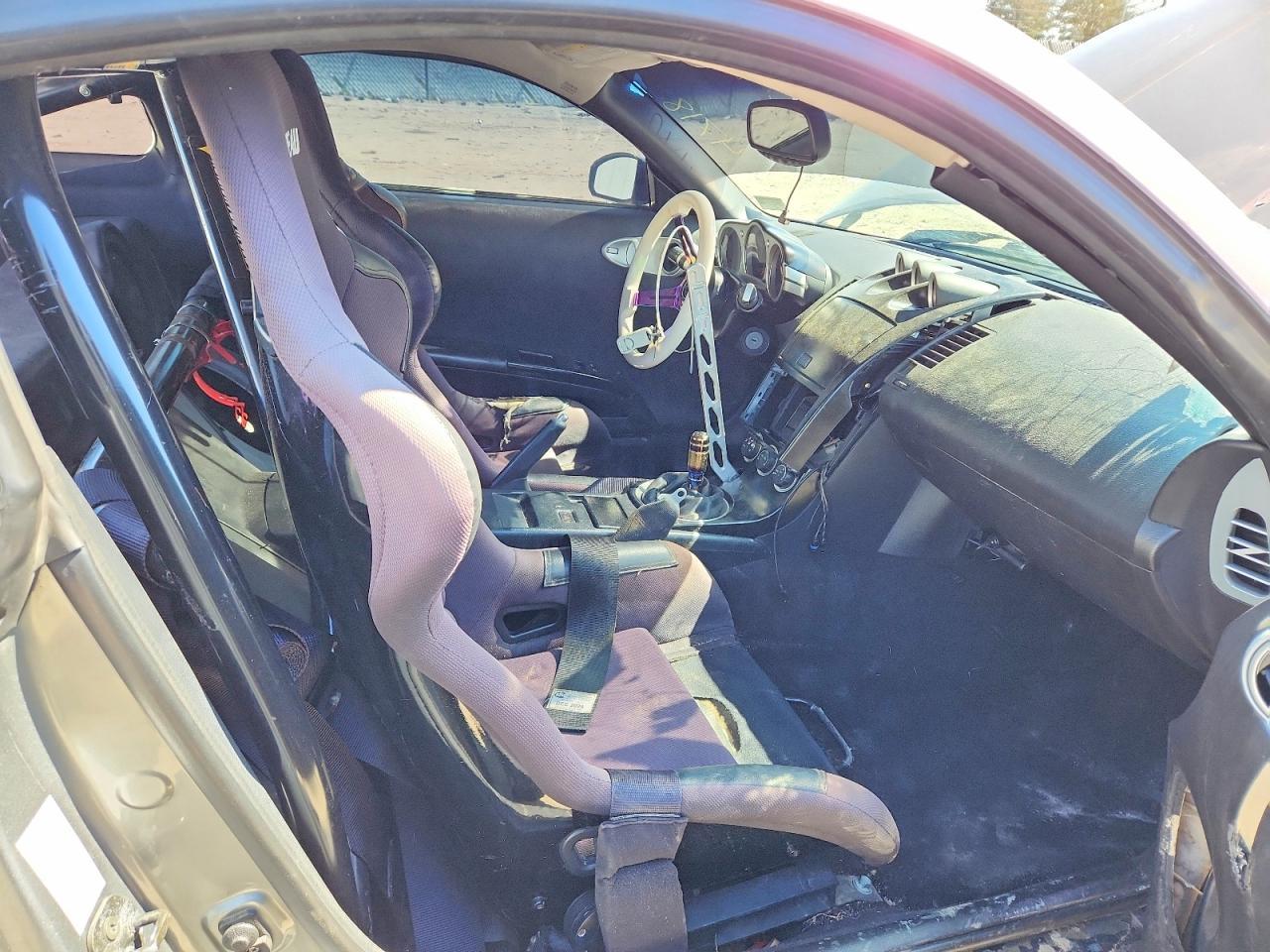 2004 Nissan 350Z Base - Image 7