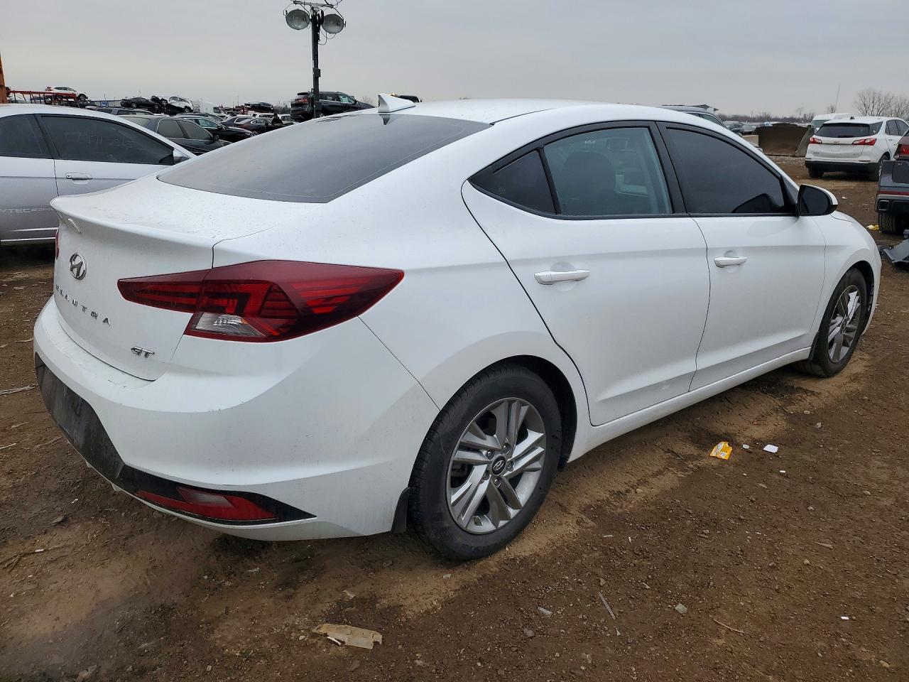 2020 Hyundai Elantra Sel - Фото 3