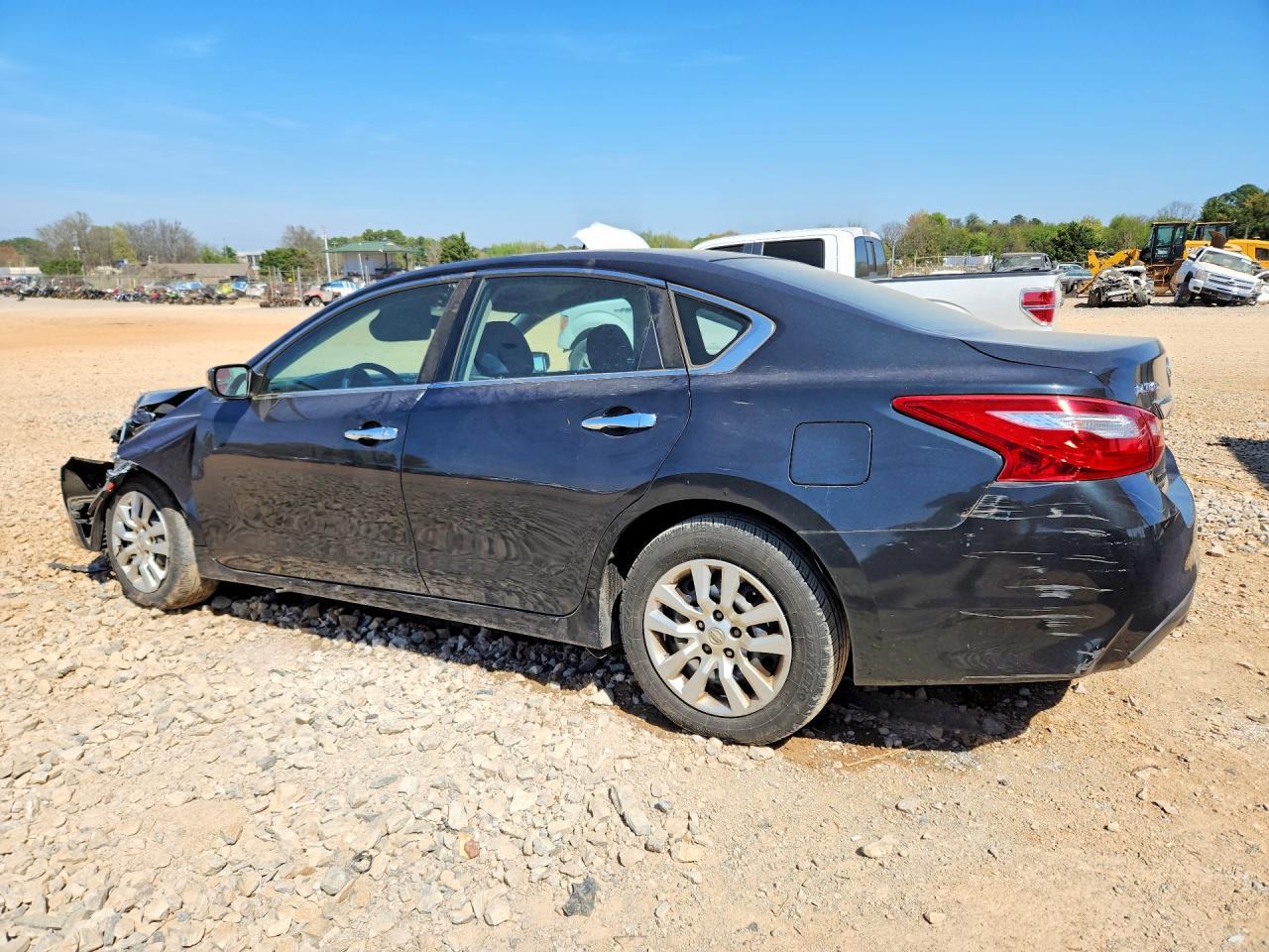 2016 Nissan Altima 2.5 S - Фото 2