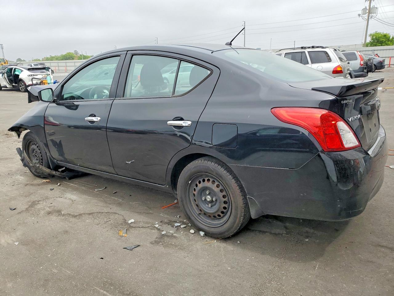 2019 Nissan Versa Sv - Image 2