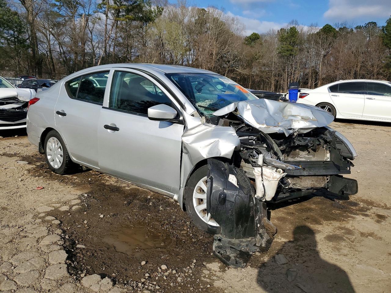 2018 Nissan Versa S Plus - Фото 4