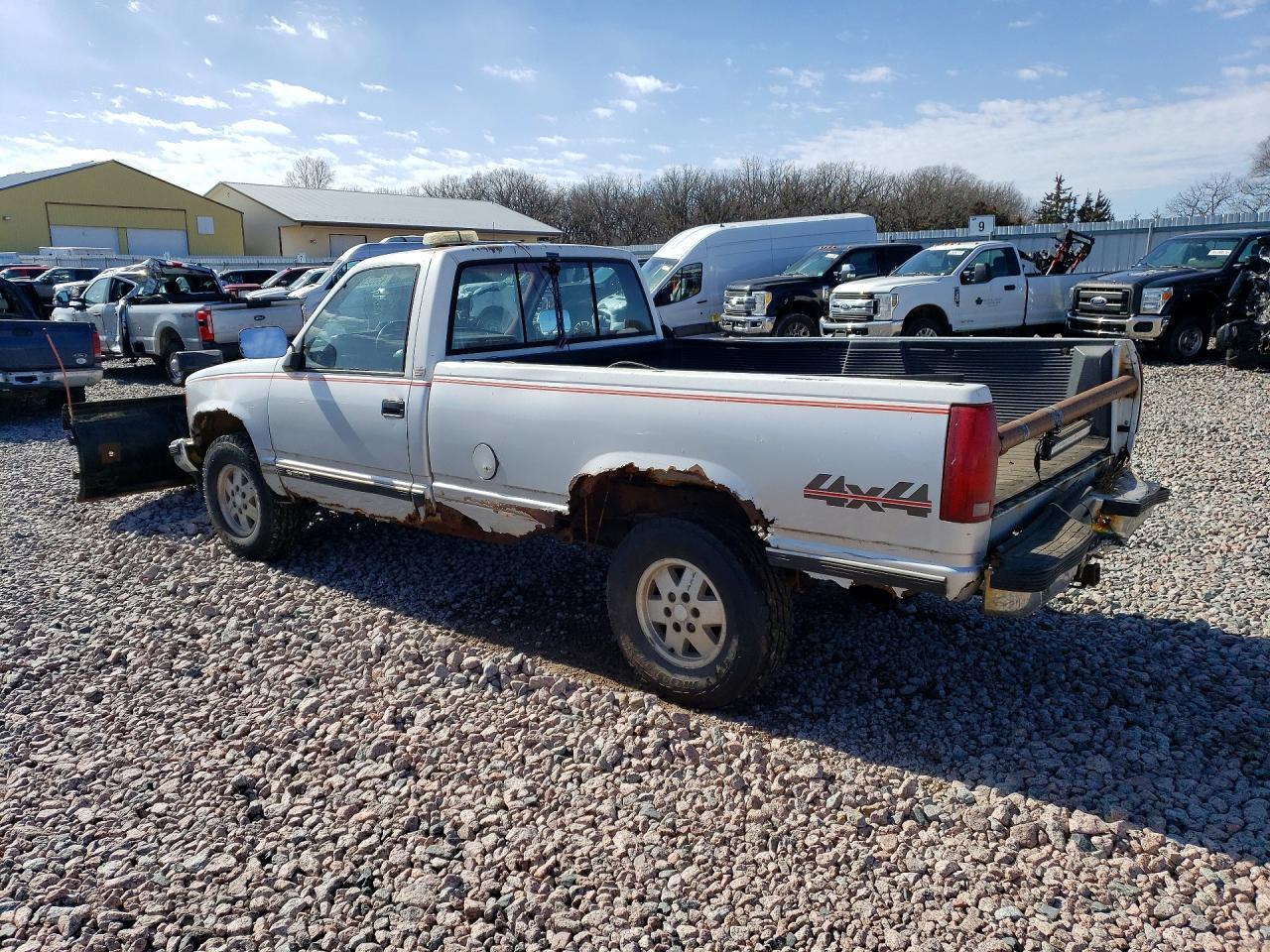 1988 Chevrolet Gmt-400 K1500 - Image 2