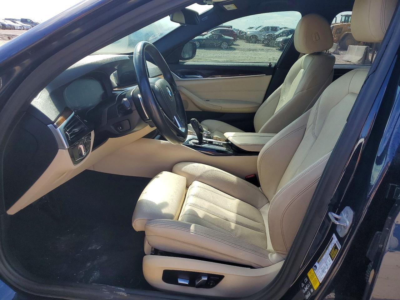 2020 BMW 530 Xi - Image 7