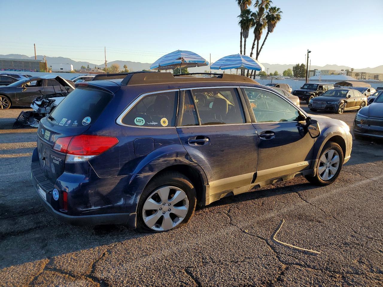 2010 Subaru Outback 2.5I Limited - Фото 3