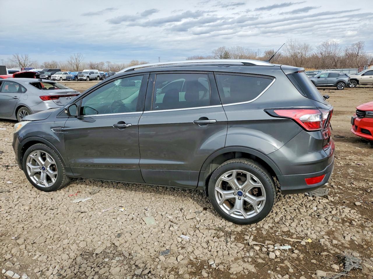 2017 Ford Escape - Фото 2