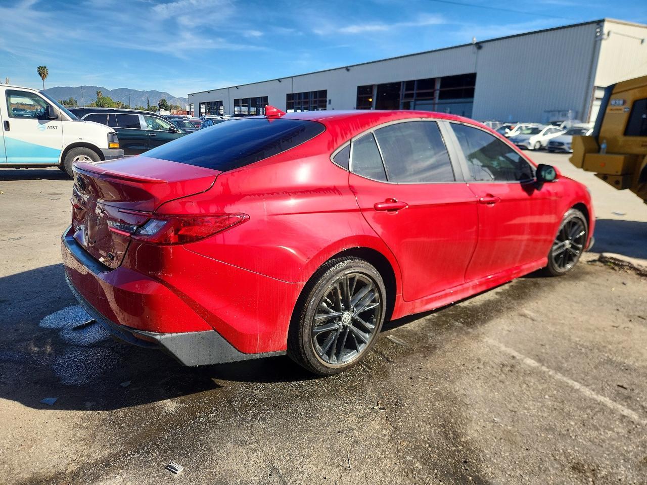 2025 Toyota Camry Se - Фото 3