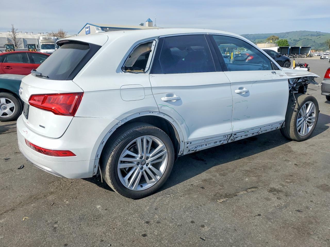 2020 Audi Q5 Premium Plus - Image 3