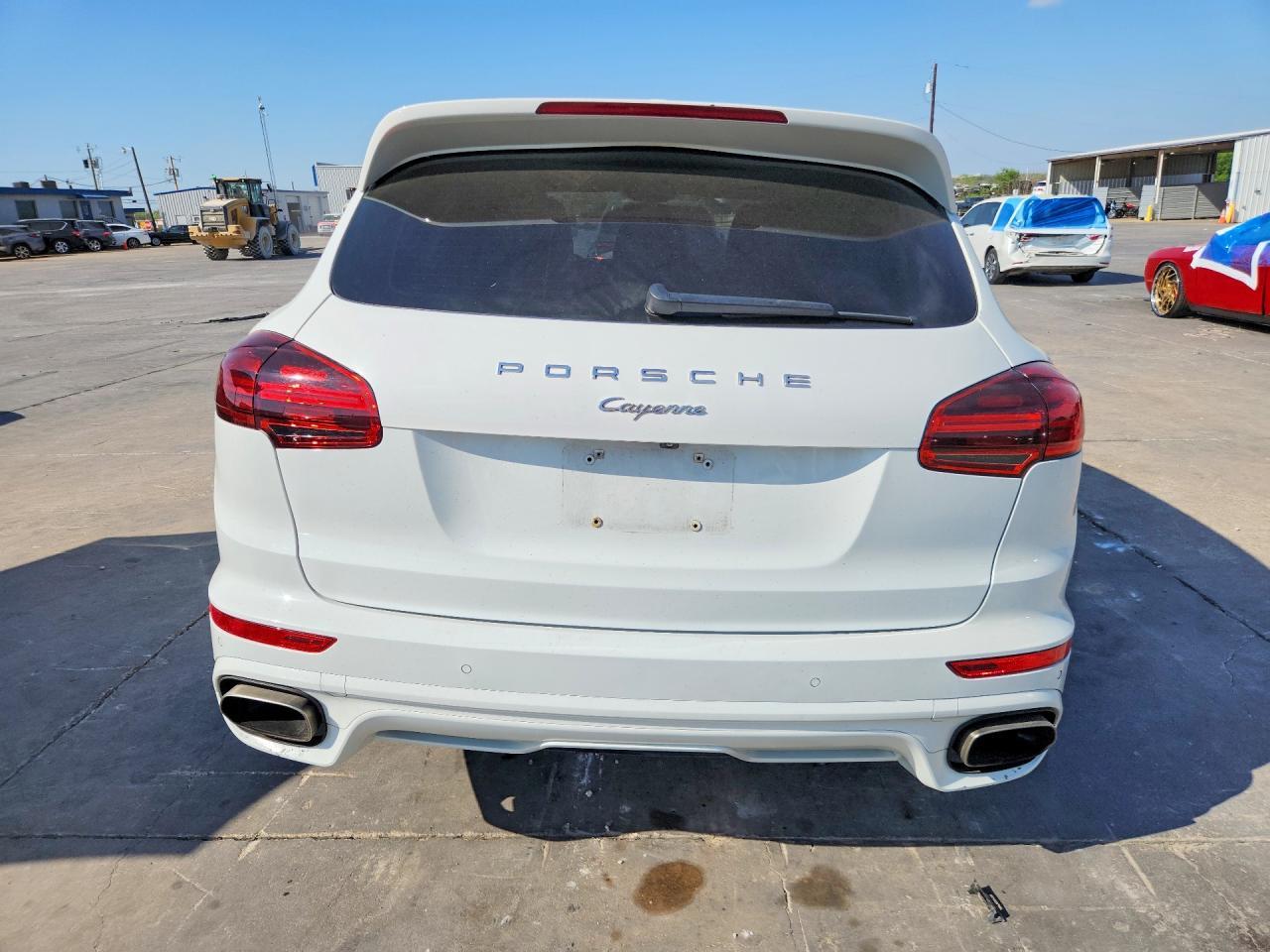 2017 Porsche Cayenne - Image 6