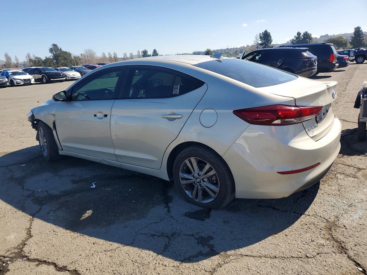 2018 Hyundai Elantra Sel - Фото 2
