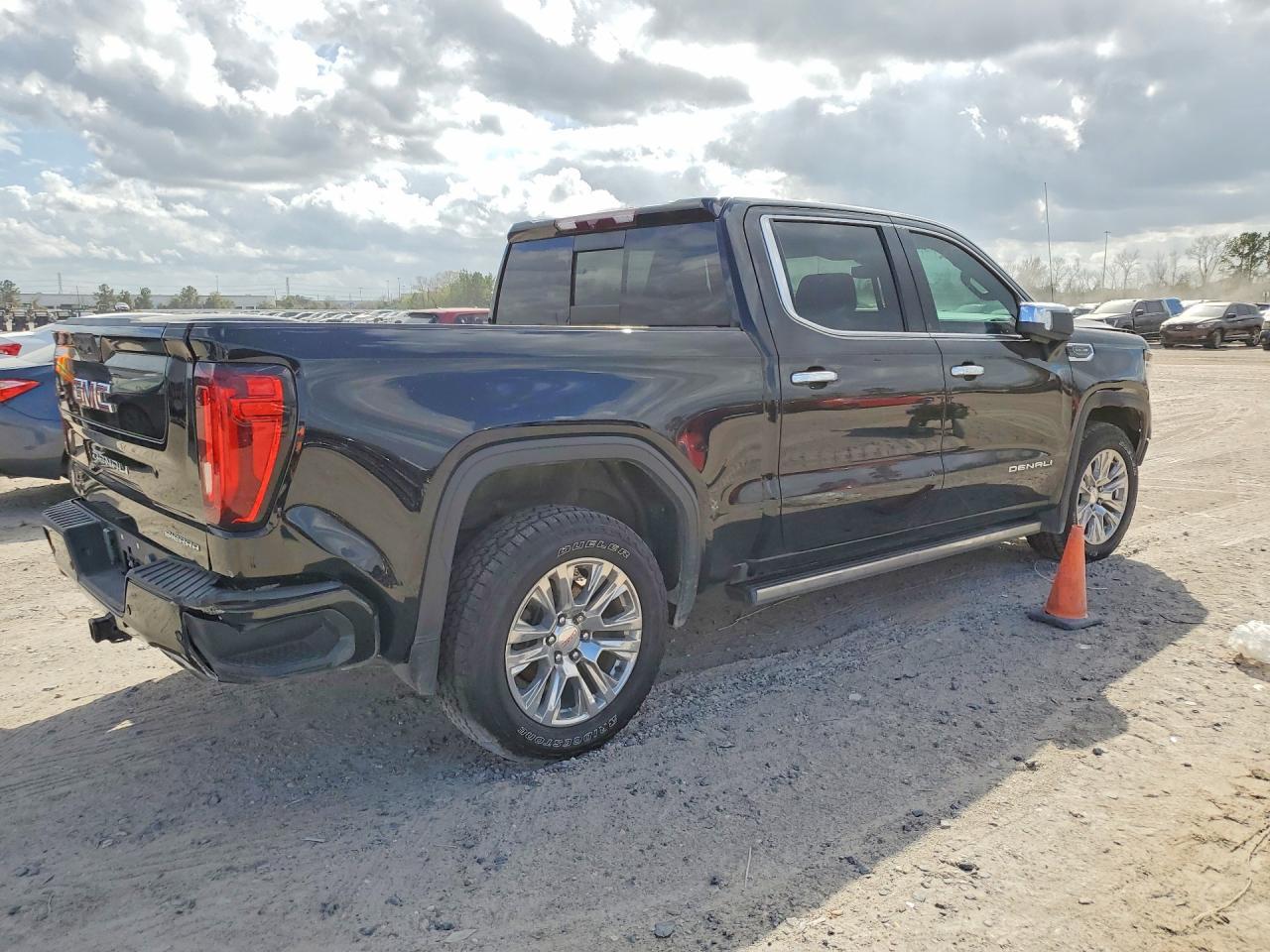 2022 GMC Sierra K1500 Denali - Фото 3