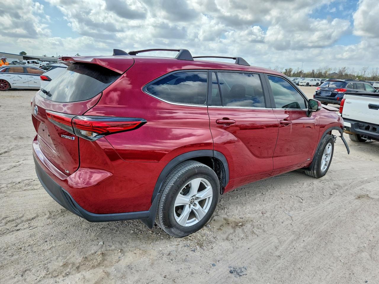 2023 Toyota Highlander Hybrid Hybrid Le - Image 3