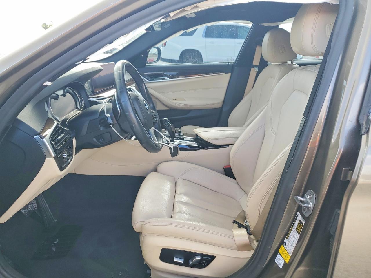 2019 BMW 530 I - Фото 7