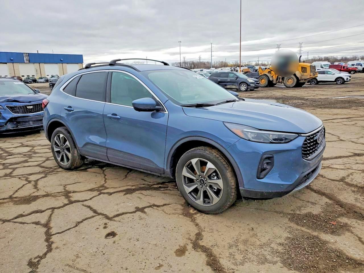 2024 Ford Escape Platinum - Image 4