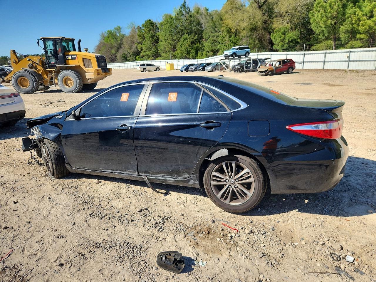 2015 Toyota Camry Se - Image 2