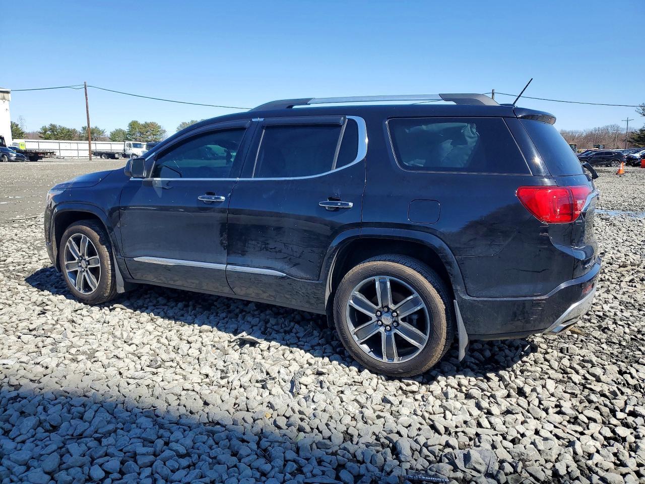 2017 GMC Acadia Denali - Image 2