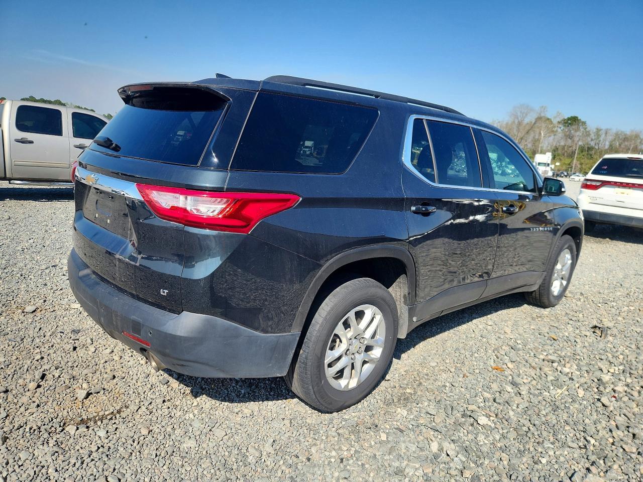 2020 Chevrolet Traverse Lt - Image 3