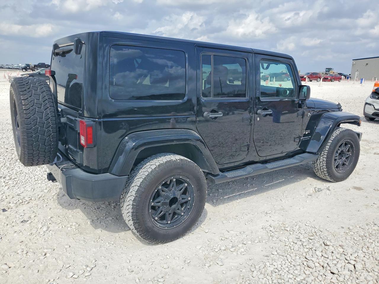 2017 Jeep Wrangler Unlimited Sahara - Фото 3