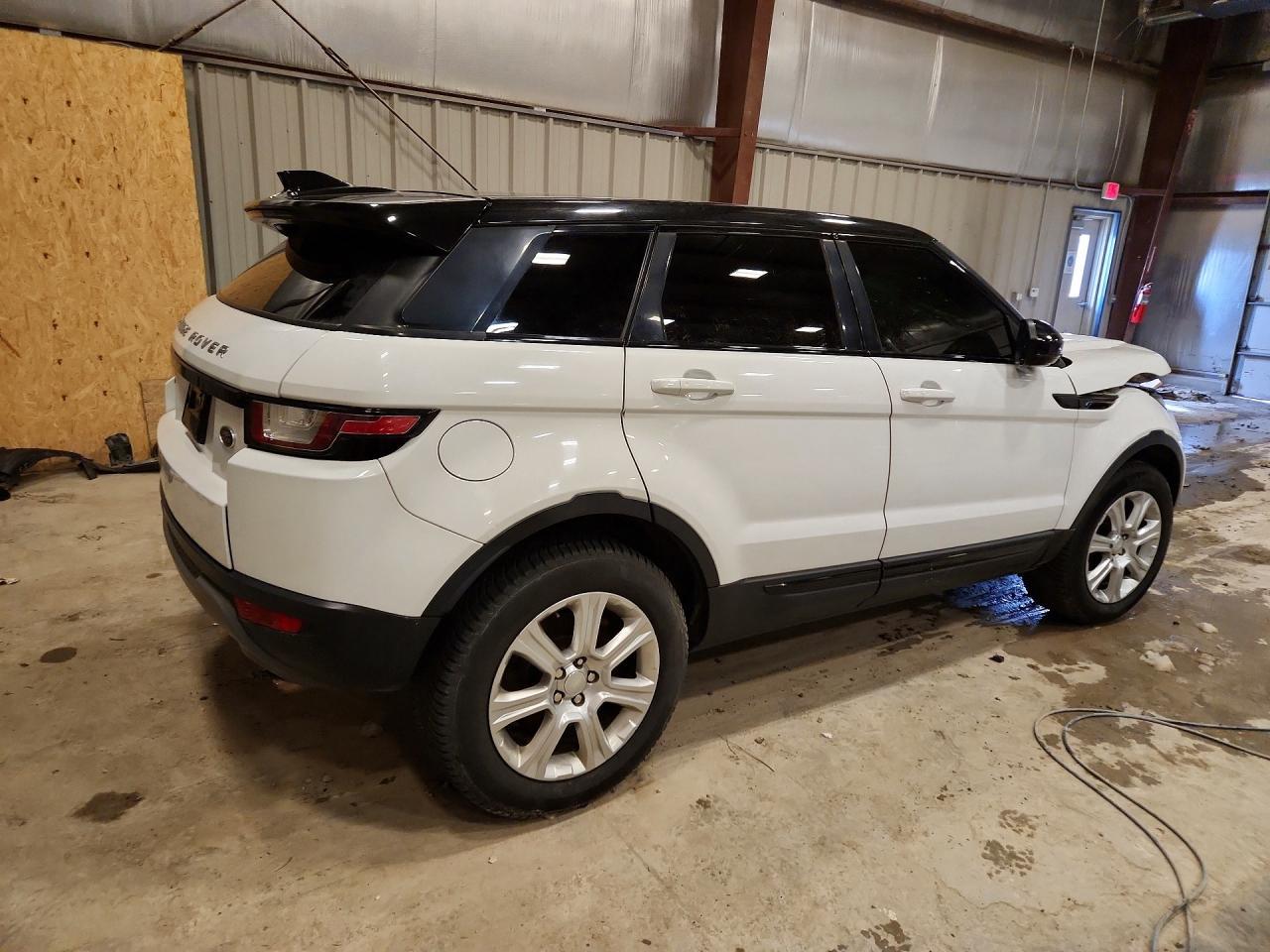 2017 Land Rover Range Rover - Image 3