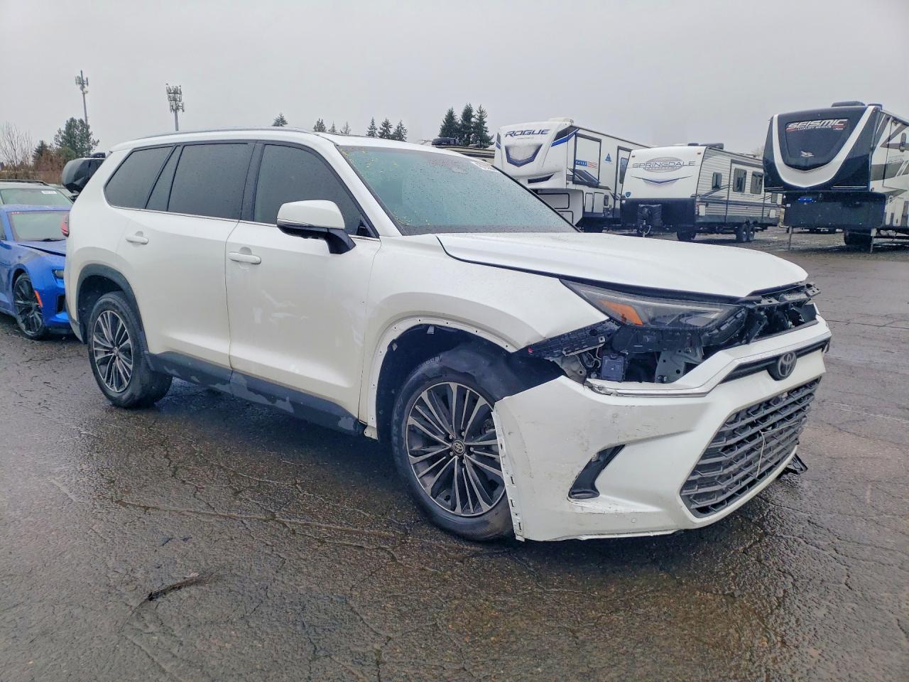 2025 Toyota Grand Highlander Hybrid Max Platinum - Image 4