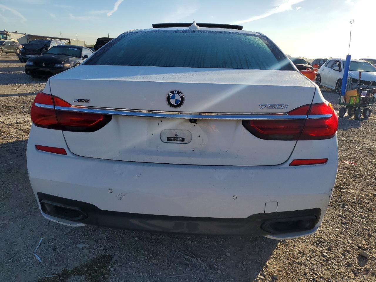 2019 BMW 750 Xi - Фото 6
