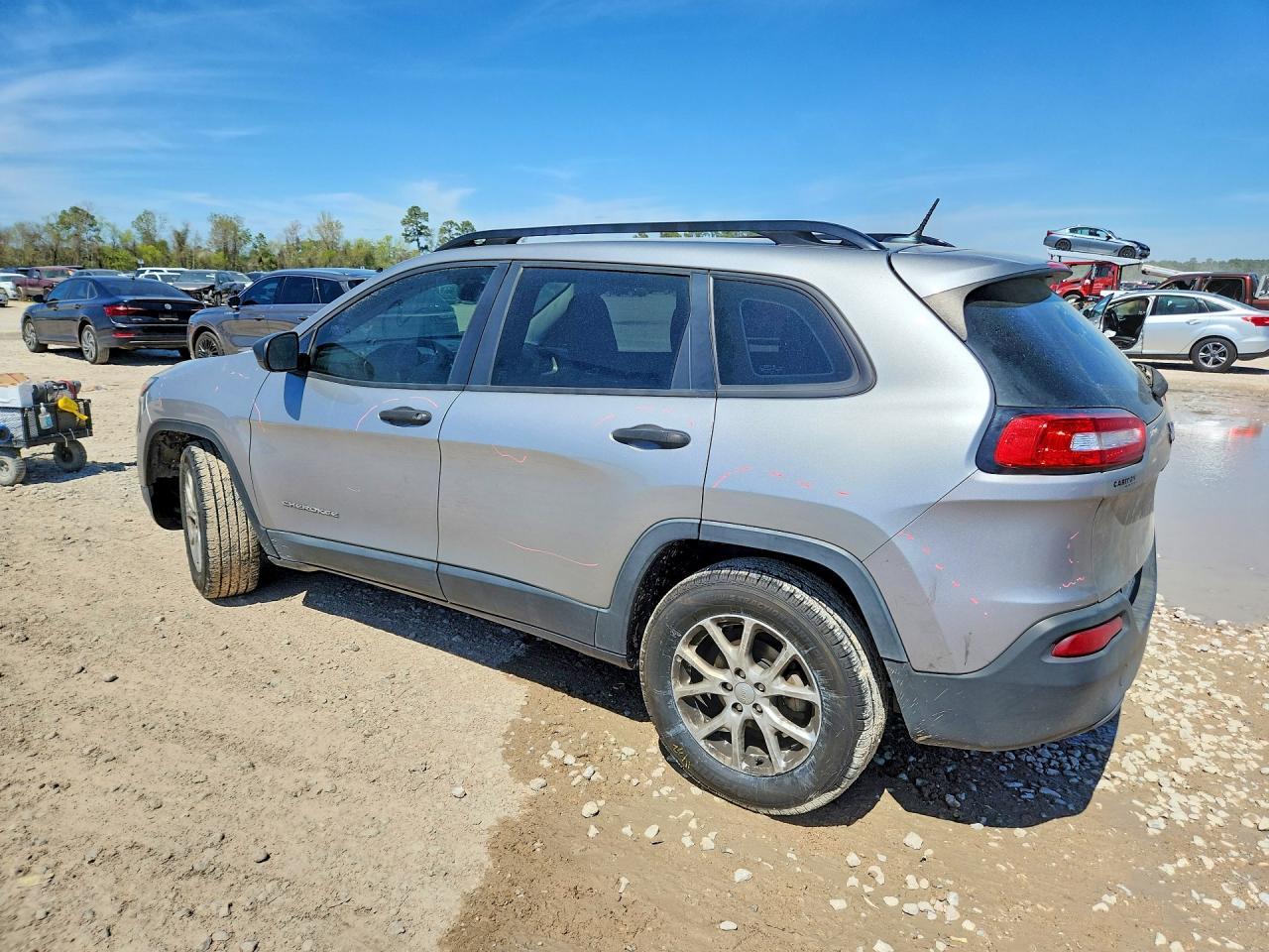 2015 Jeep Cherokee Sport - Image 2