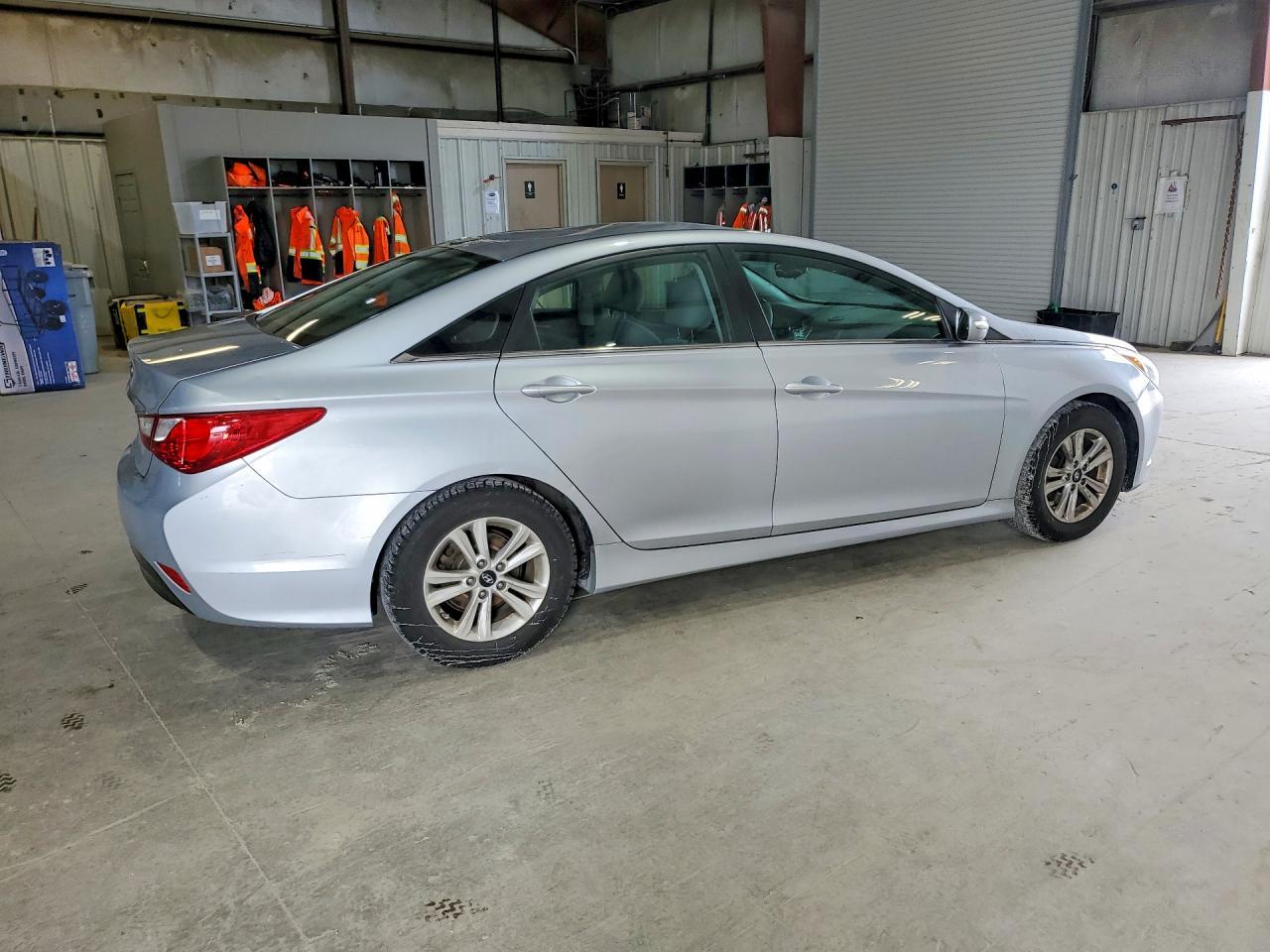2014 Hyundai Sonata Gls - Image 3