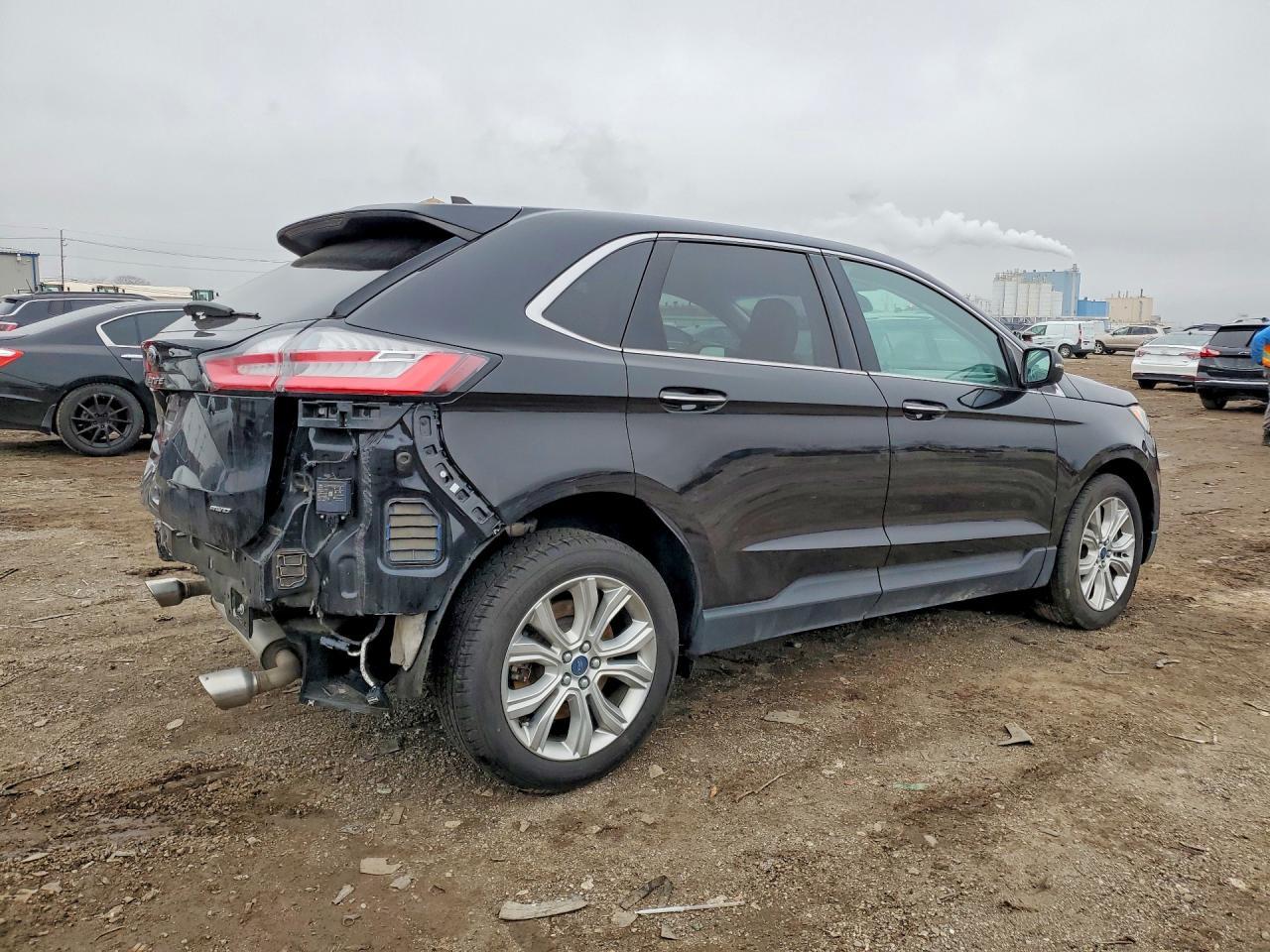 2022 Ford Edge Titanium - Image 3