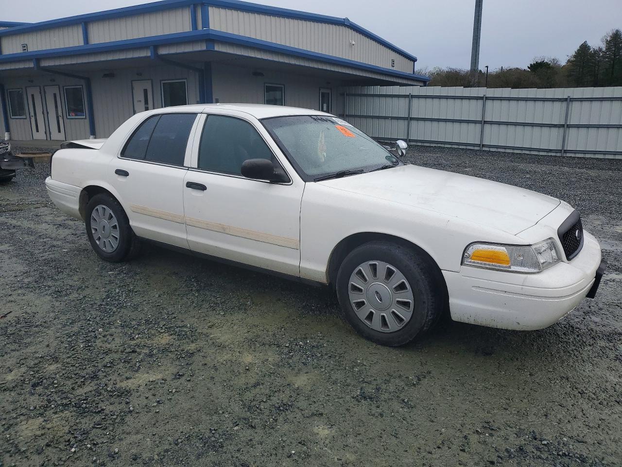 2010 Ford Crown Victoria - Фото 4